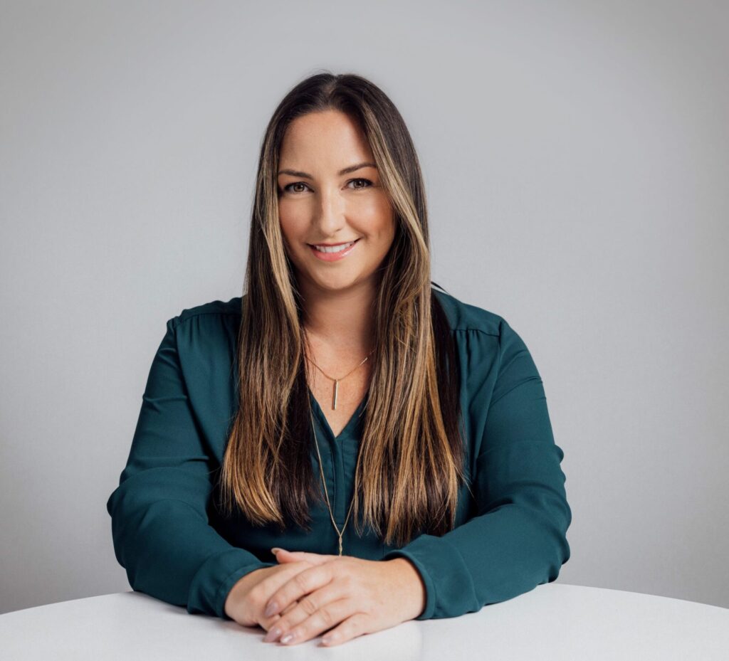 BVH IH Portrait Sara Vert scaled e1714060161286