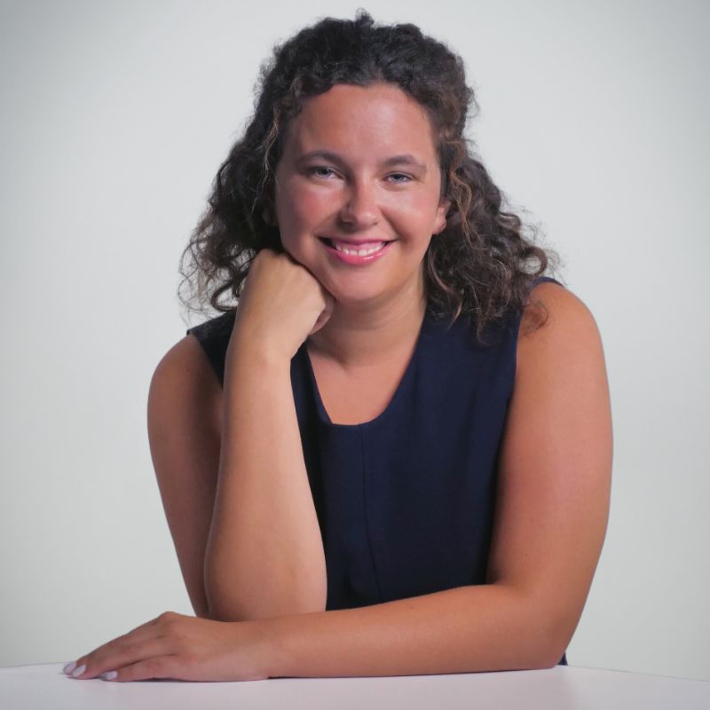 Holly Jenvey headshot